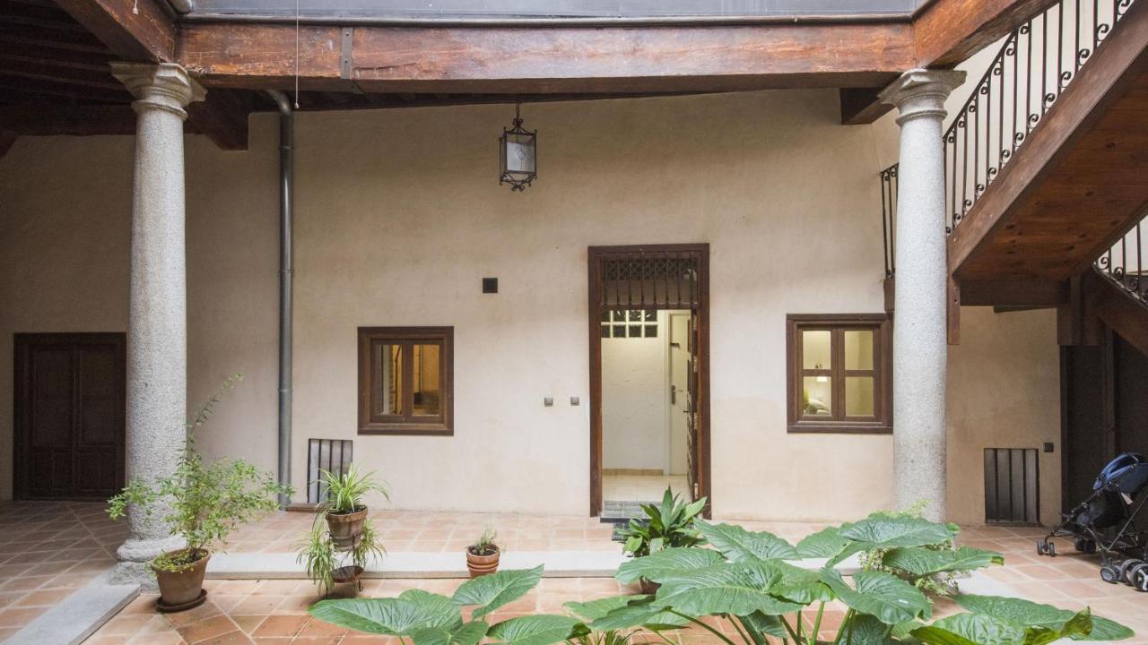 El Patio Del Arrayan - Apartamentos Aloha Toledo Bagian luar foto